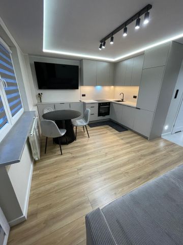 Mieszkanie 3-pokojowe Ostrowiec Świętokrzyski Centrum, os. Ogrody. Zdjęcie 1