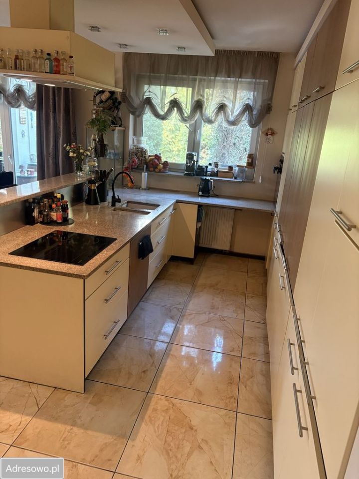 dom wolnostojący, 6 pokoi Łomianki. Zdjęcie 9