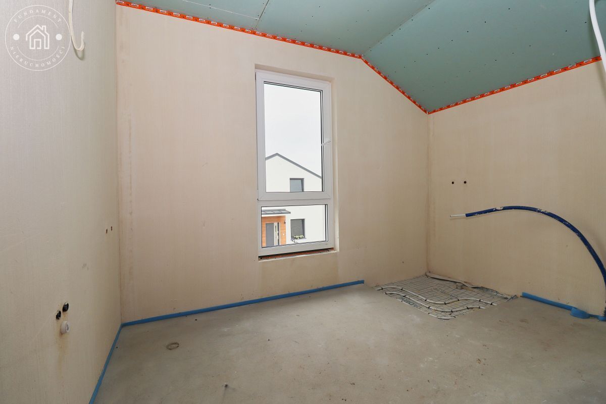 bliźniak, 6 pokoi Podzamcze. Zdjęcie 9