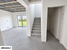 dom szeregowy, 5 pokoi Wojciechowice. Zdjęcie 3