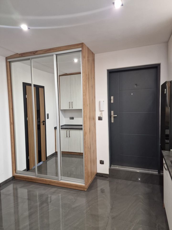 Mieszkanie 3-pokojowe Rogów. Zdjęcie 3