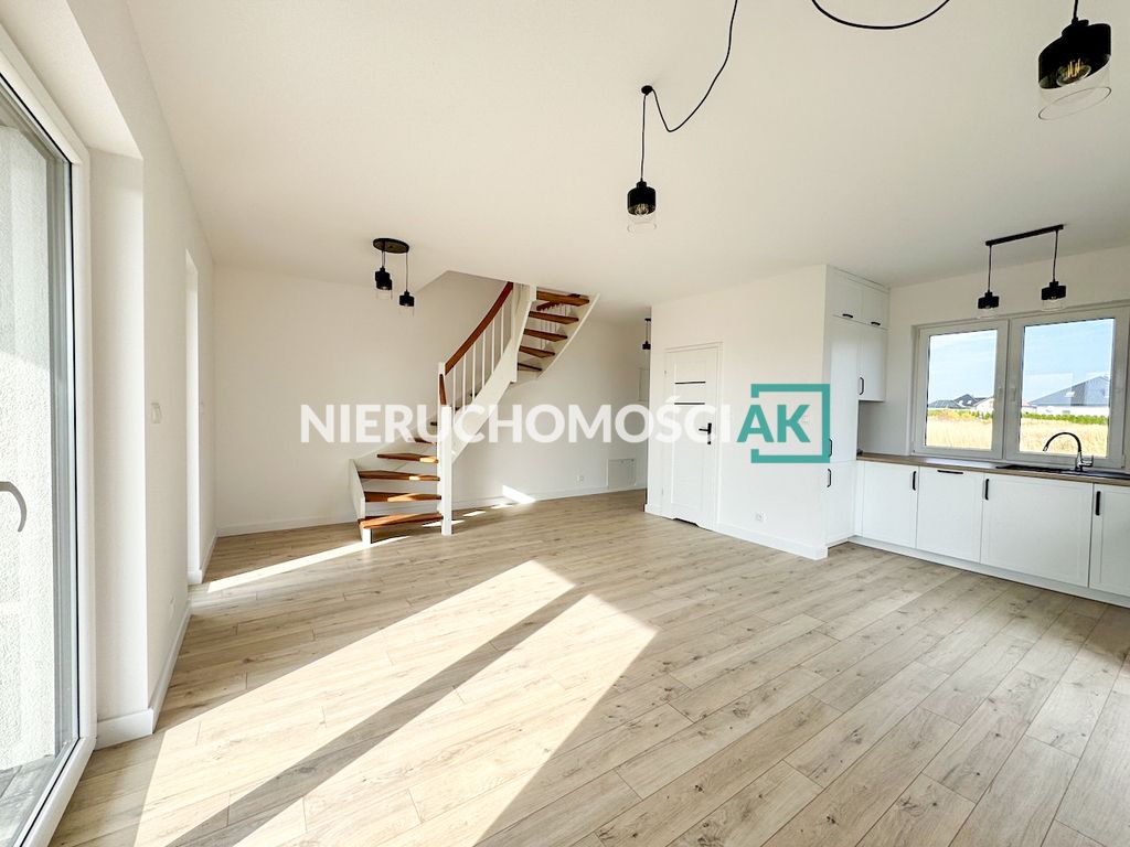 bliźniak, 3 pokoje Wola Podłężna, ul. Pigwowa. Zdjęcie 3