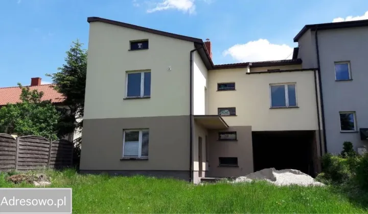 dom wolnostojący Kazanów, pl. Partyzantów