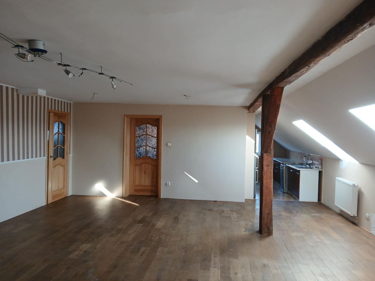 Mieszkanie 5-pokojowe Kabiny. Zdjęcie 4