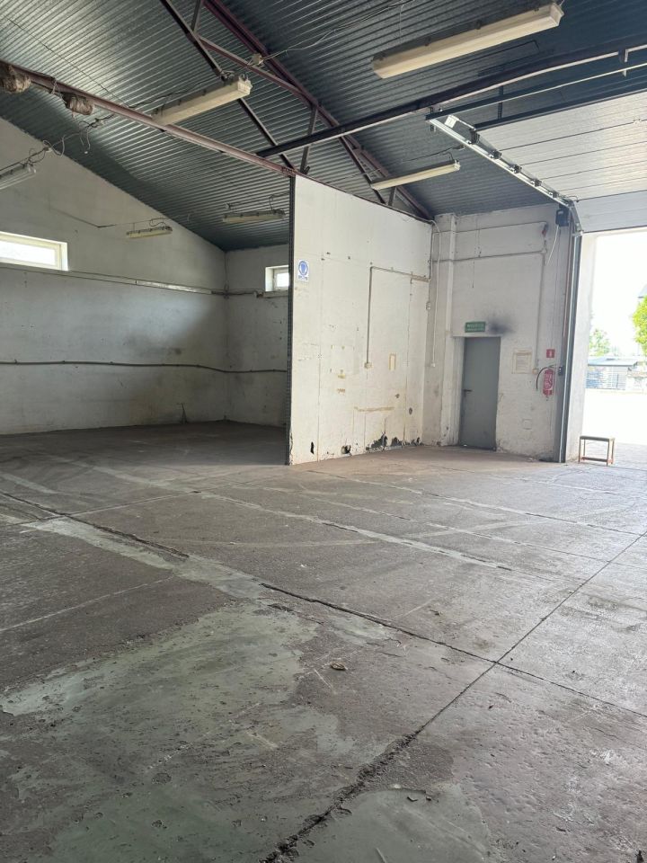 Hala/magazyn Ożarów Mazowiecki, ul. Józefa Sowińskiego. Zdjęcie 12