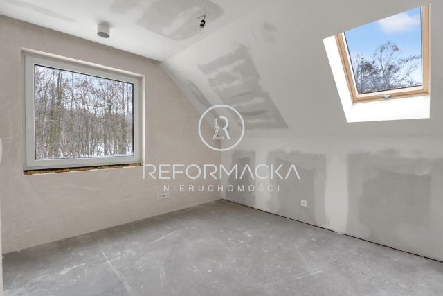 dom wolnostojący, 5 pokoi Strażów. Zdjęcie 16