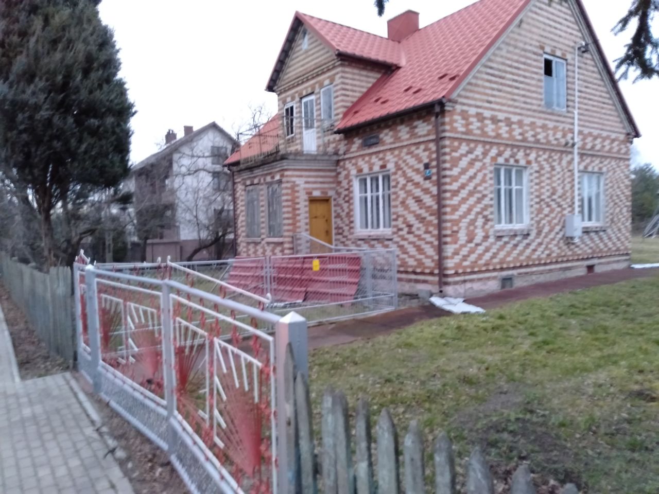 dom wolnostojący, 3 pokoje Leżajsk, ul. Lipy. Zdjęcie 2