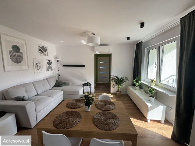 Mieszkanie 3-pokojowe Warszawa Wola, al. Jana Pawła II. Zdjęcie 1