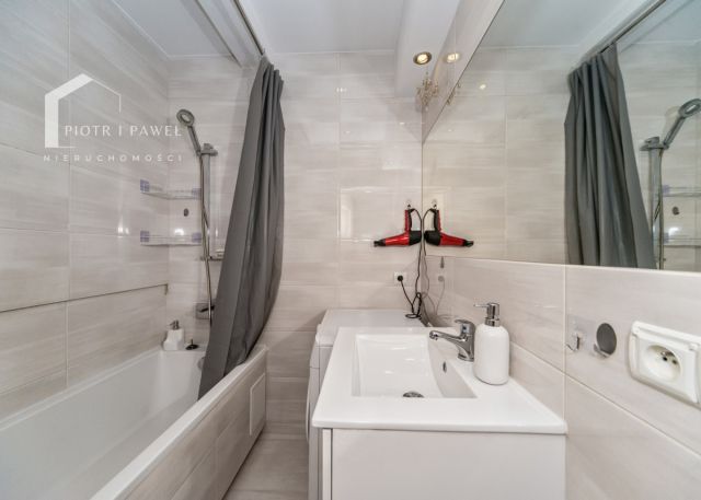 Mieszkanie 3-pokojowe Bielsko-Biała, ul. Konstantego Ildefonsa Gałczyńskiego. Zdjęcie 13