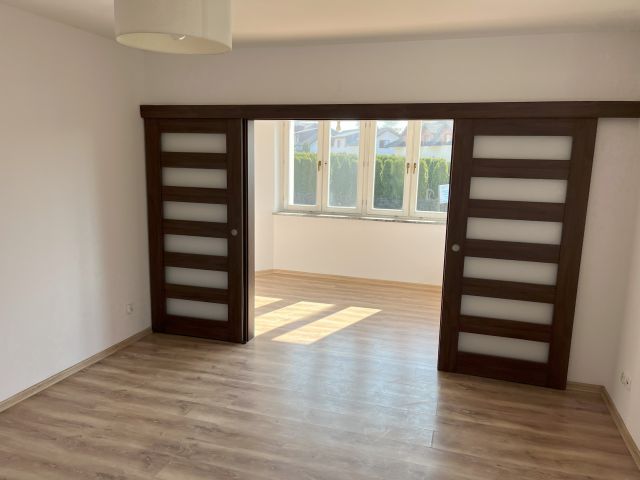 Mieszkanie 4-pokojowe Oleśnica, ul. Ptasia. Zdjęcie 1