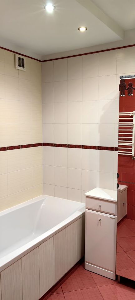 Mieszkanie 3-pokojowe Leśnice. Zdjęcie 4