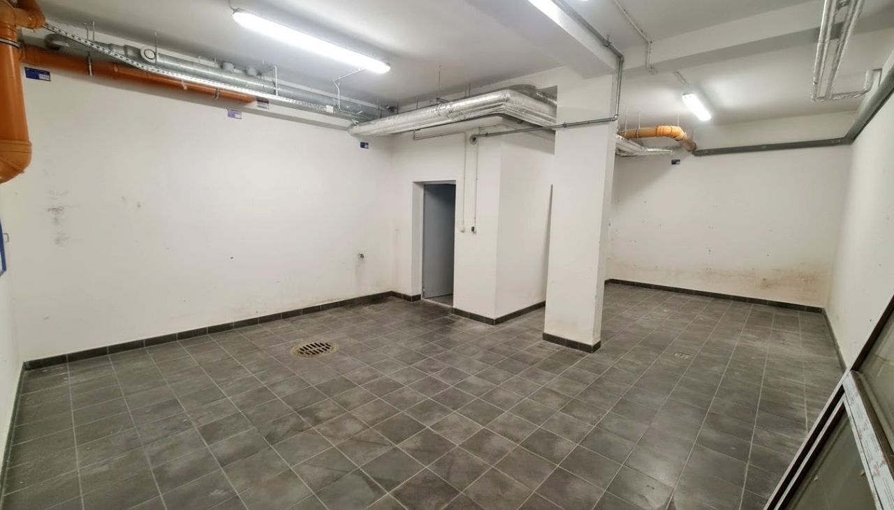Commercial property, 42 m²