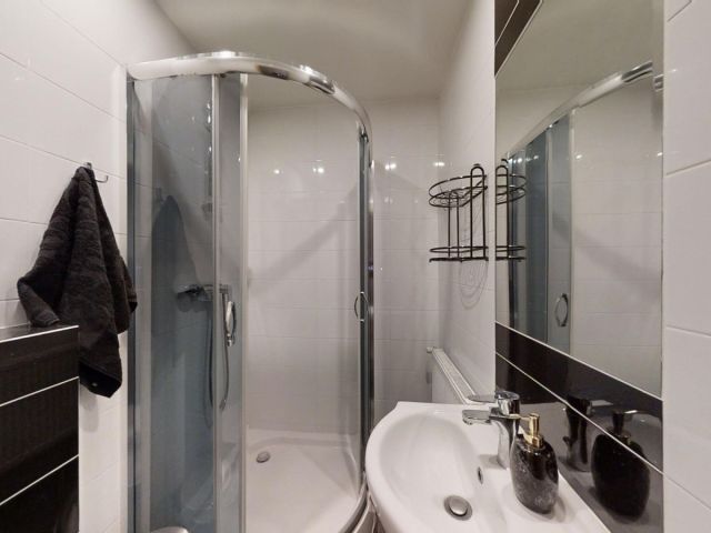 dom wolnostojący, 9 pokoi Małe Ciche. Zdjęcie 4