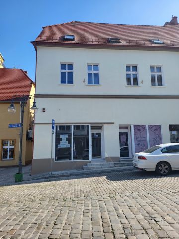 Lokal Otmuchów, rynek Rynek. Zdjęcie 1