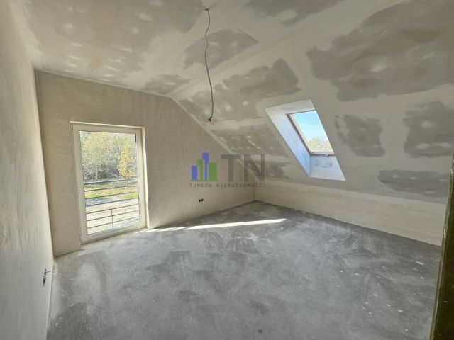 bliźniak, 5 pokoi Czernica. Zdjęcie 13