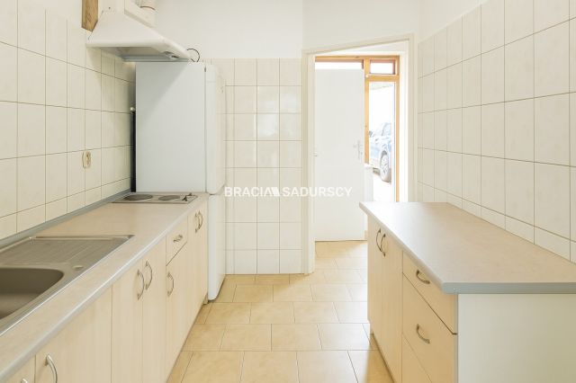 dom szeregowy, 4 pokoje Bodzentyn, pl. Żwirki. Zdjęcie 7