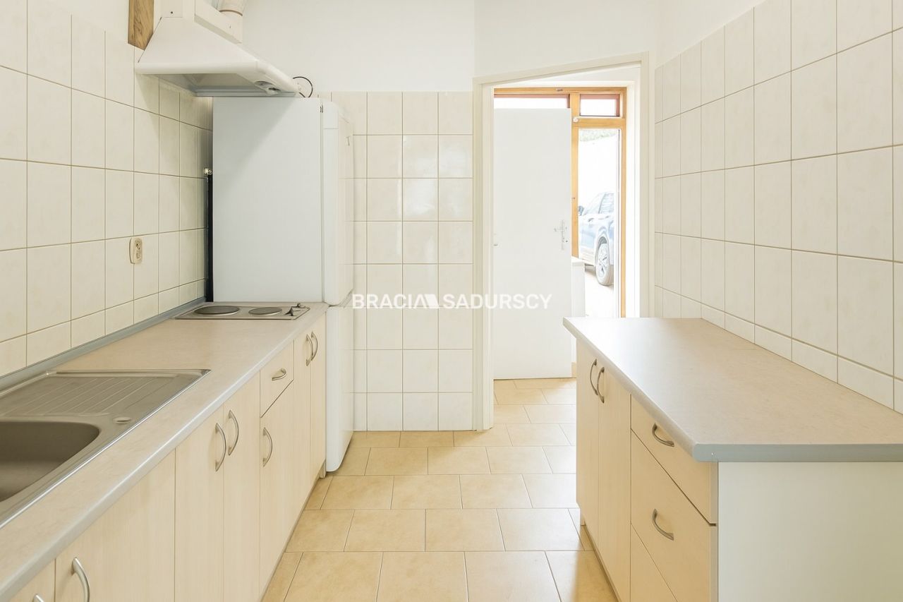 dom szeregowy, 4 pokoje Bodzentyn, pl. Żwirki. Zdjęcie 7