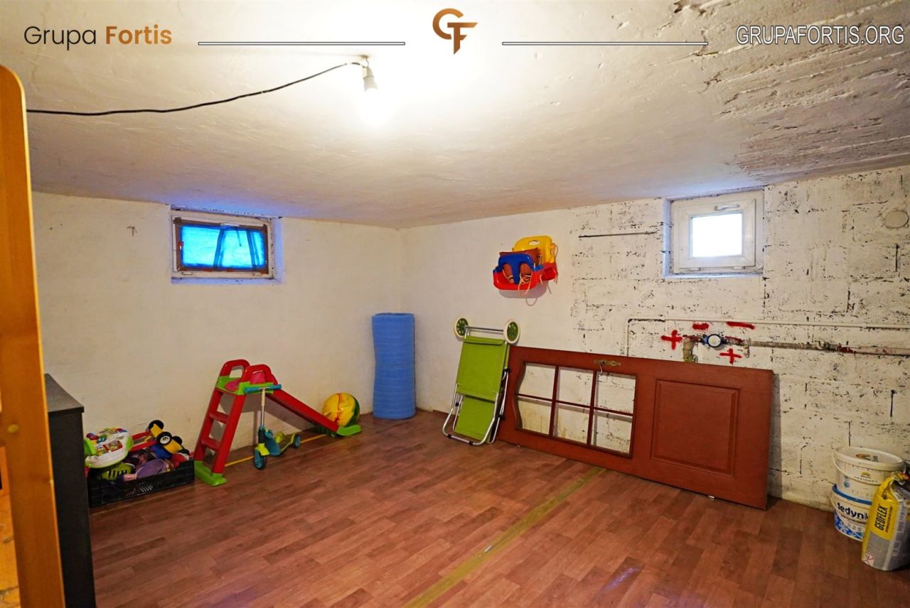 dom wolnostojący, 7 pokoi Pamięcice. Zdjęcie 19