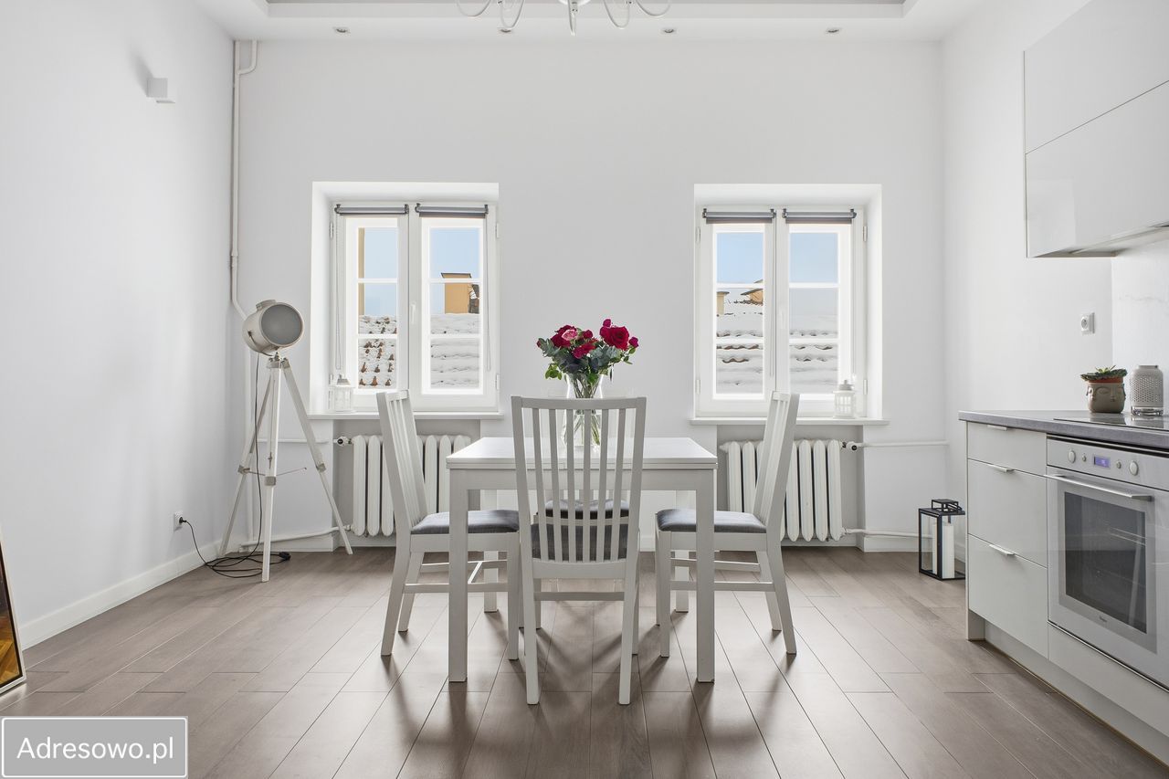 Mieszkanie 3-pokojowe Warszawa Stare Miasto, ul. Świętojańska. Zdjęcie 1