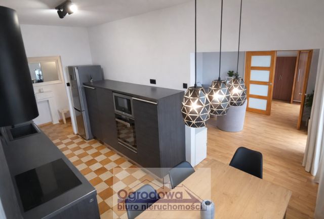 Mieszkanie 3-pokojowe Warszawa Wesoła, ul. Jeździecka. Zdjęcie 2