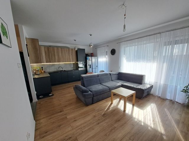 Mieszkanie 3-pokojowe Złotniki. Zdjęcie 3