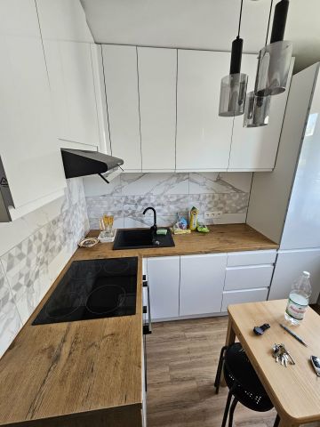 Mieszkanie 2-pokojowe Jelenia Góra Zabobrze, ul. Oskara Kolberga. Zdjęcie 2