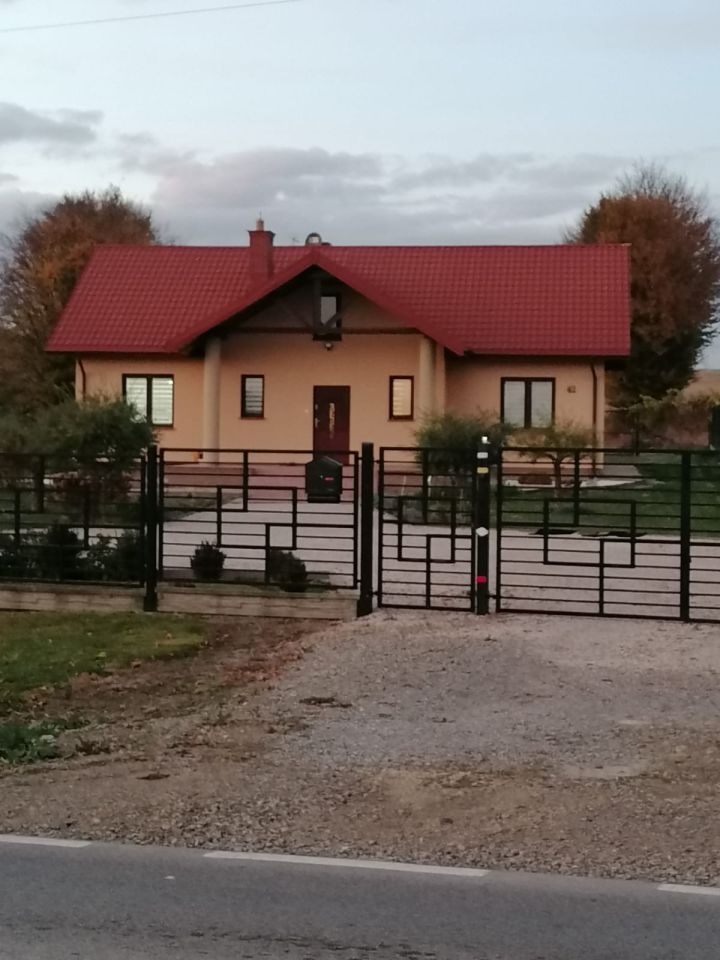 dom wolnostojący, 3 pokoje Żółkiew-Kolonia