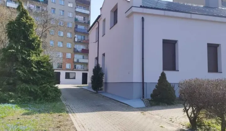 dworek, 9 pokoi Ostrowiec Świętokrzyski Centrum, ul. Adama Wardyńskiego