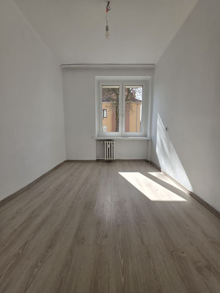 Mieszkanie 2-pokojowe Pyskowice, pl. marsz. Józefa Piłsudskiego. Zdjęcie 2