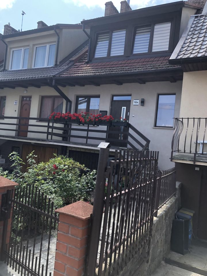dom szeregowy, 5 pokoi Kamień Pomorski Centrum. Zdjęcie 2