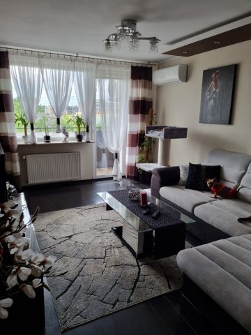 Mieszkanie 3-pokojowe Łódź Górna, ul. Piasta. Zdjęcie 1