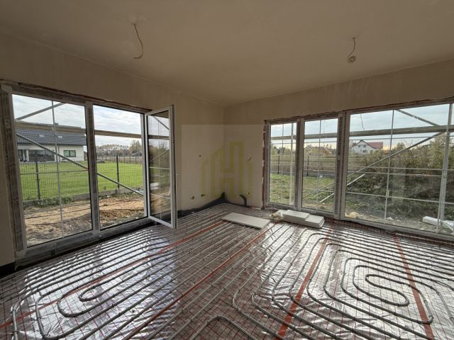 bliźniak, 4 pokoje Nieporęt, ul. Małołęcka. Zdjęcie 4