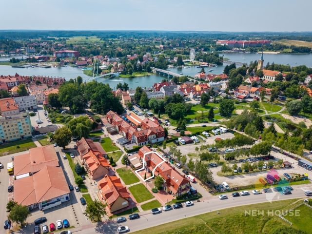 dom szeregowy, 6 pokoi Mikołajki, pl. Handlowy. Zdjęcie 2