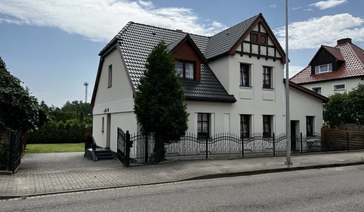 Hotel/pensjonat Ustronie Morskie, ul. Wojska Polskiego