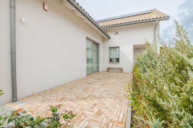 dom wolnostojący, 4 pokoje Jadwisin. Zdjęcie 4