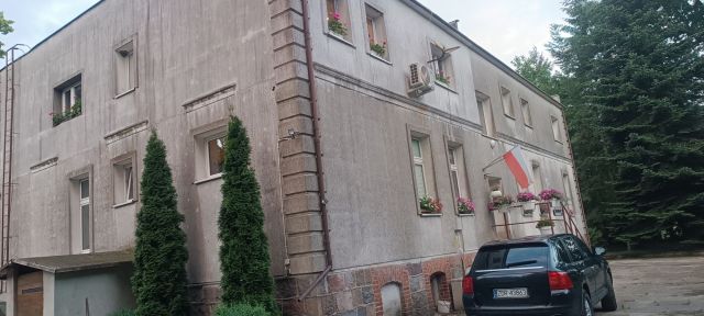 Mieszkanie 3-pokojowe Godzimierz. Zdjęcie 1