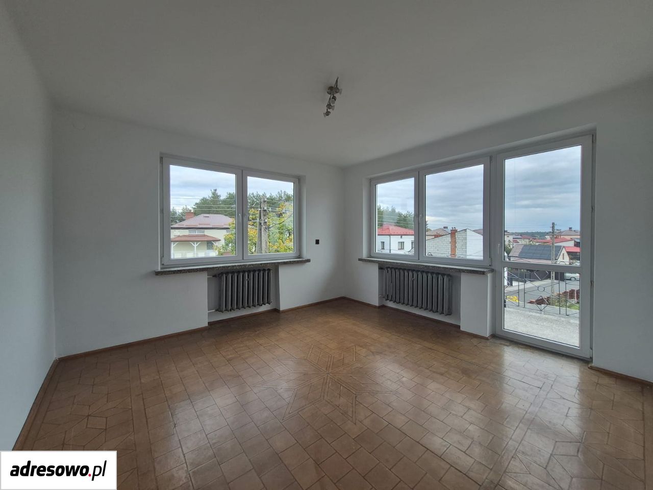 dom wolnostojący, 8 pokoi Tomaszów Lubelski, ul. Krzysztofa Kamila Baczyńskiego. Zdjęcie 4