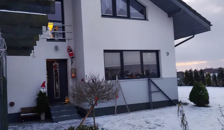 dom wolnostojący, 5 pokoi Krępa Słupska, Poziomkowa