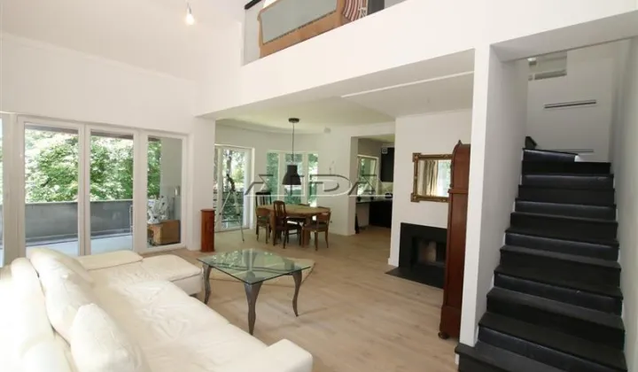 dom wolnostojący, 8 pokoi Wrocław Śródmieście, pl. gen. Walerego Wróblewskiego