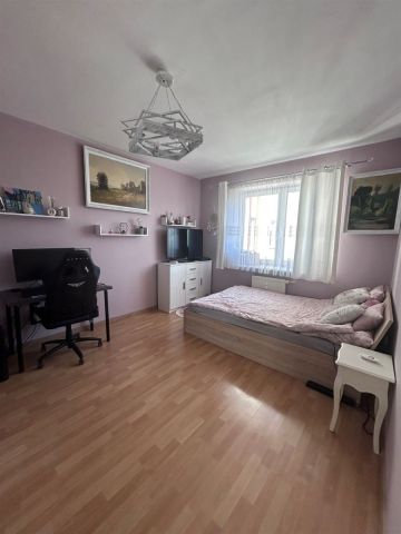 Mieszkanie 3-pokojowe Pabianice. Zdjęcie 3