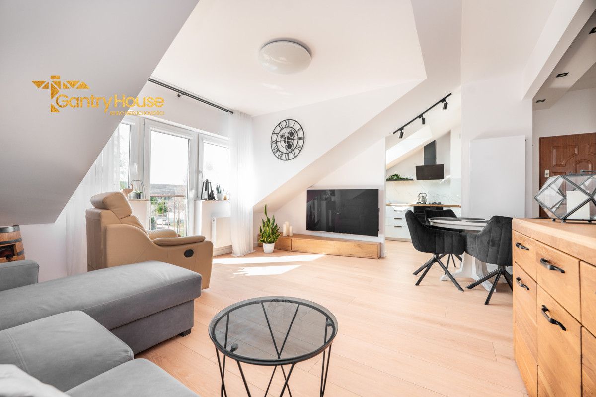 Mieszkanie 3-pokojowe Rumia, ul. Konstantego Ildefonsa Gałczyńskiego. Zdjęcie 1