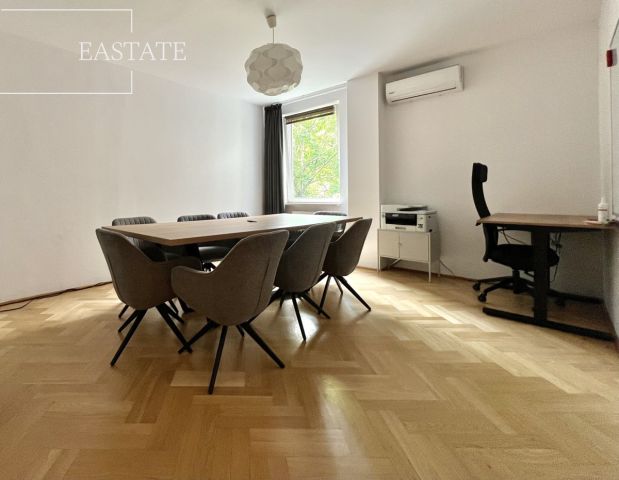 Lokal Warszawa Wola, skwer ks. kard. Stefana Wyszyńskiego. Zdjęcie 1