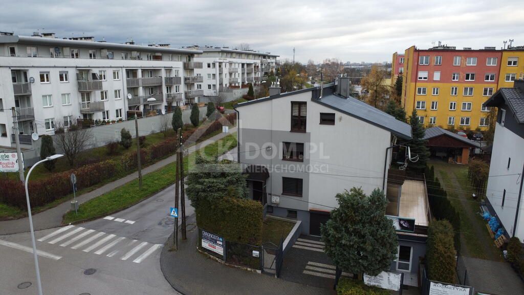 dom wolnostojący, 10 pokoi Kielce. Zdjęcie 1