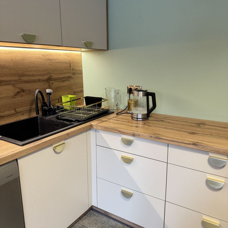 dom wolnostojący, 10 pokoi Czernica. Zdjęcie 30