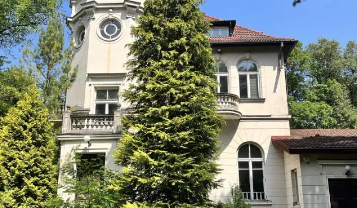 dom wolnostojący, 16 pokoi Konstancin-Jeziorna