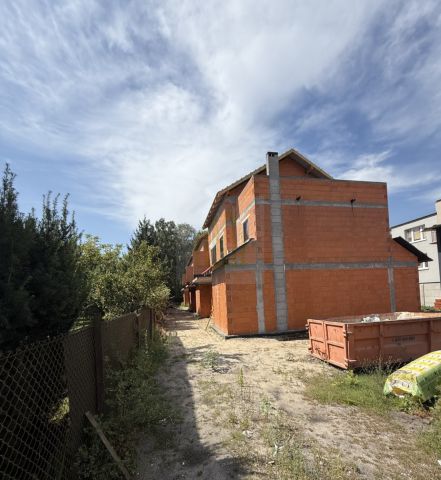 dom szeregowy, 5 pokoi Zielonka, ul. Ludwika Waryńskiego. Zdjęcie 3