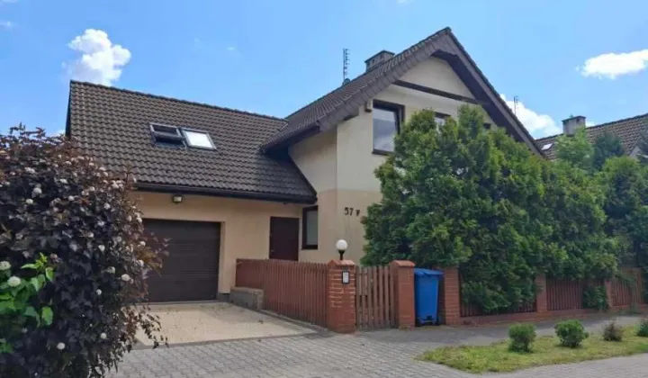 dom wolnostojący, 5 pokoi Kiełczów, ul. Akacjowa