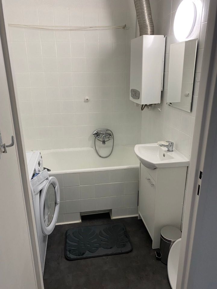 Mieszkanie 3-pokojowe Ożarów. Zdjęcie 5