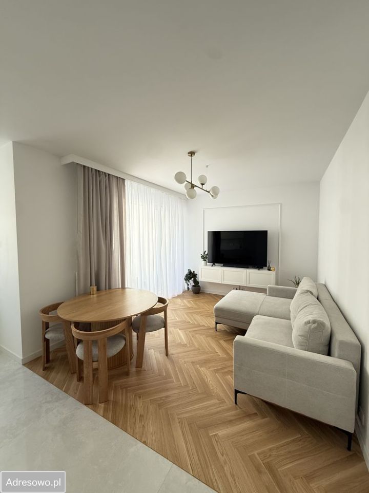 Mieszkanie 3-pokojowe Warszawa Włochy, ul. Równoległa. Zdjęcie 1