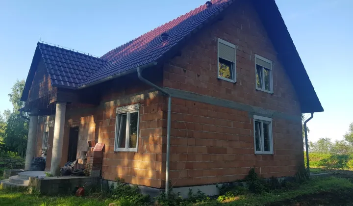 dom wolnostojący, 5 pokoi Nowa Jamka, ul. Kwiatowa